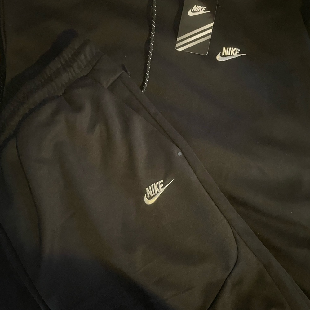 Nike mens Black Jogger Pants and hoodie set